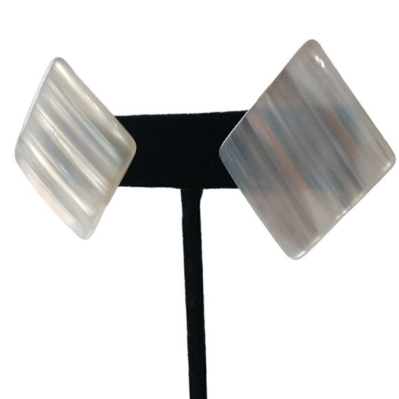 Vintage 80s Earrings Moonglow Statement Acrylic Iridescent Pearl Plastic Retro. - Picture 6 of 16